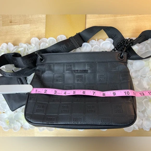 Steve Madden Black  Quilted style Crossbody Bag with Chain Strap - Picture 11 of 12